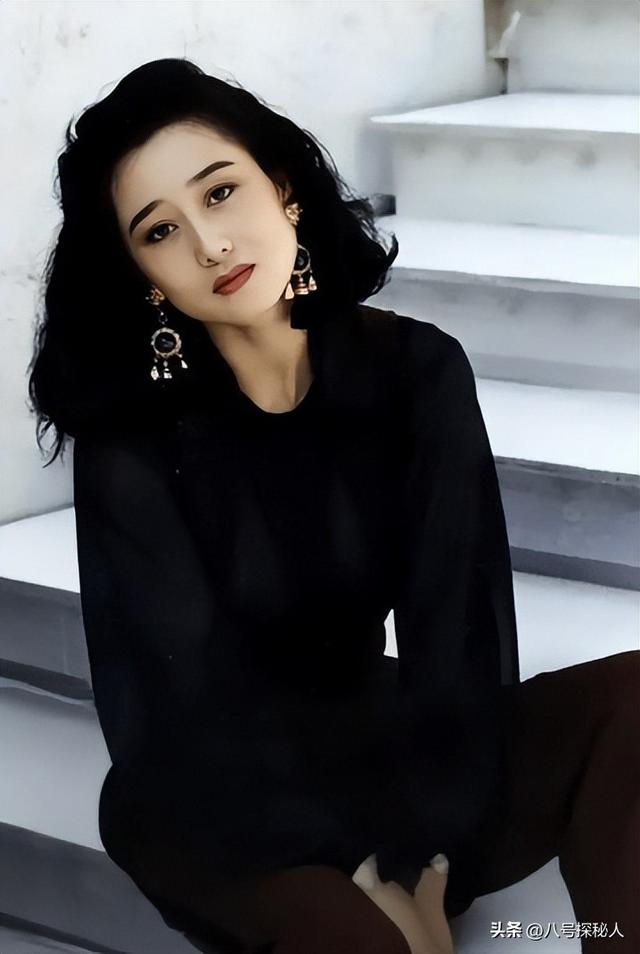 利智风流史:被4男人抛弃，传闻与赌王生3子女，“吊”李连杰10年
