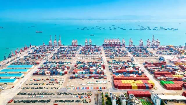 连续17年全球第一，这座城这个港真彪悍