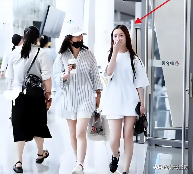 拔出萝卜带出泥！49岁赵薇近况被曝，原来圈内封杀只是冰山一角