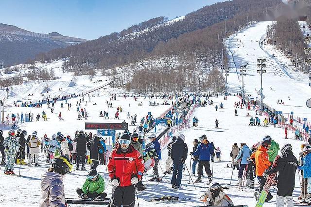 中国雪场成国际热门，入境订单飙涨130%，冰雪经济迎来黄金时代