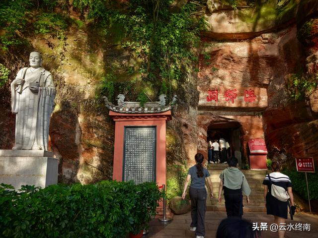 乐山大佛是哪尊佛？为什么是唐代的佛身，民国的佛头？能镇水吗？