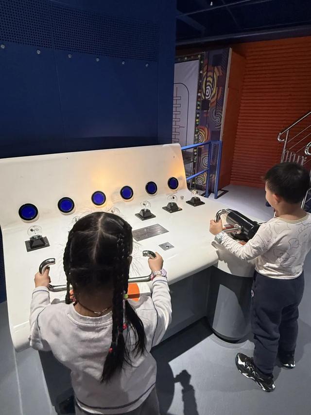 上海科技馆焕新升级，今天面向公众开启首场压力测试！小布带你探营→