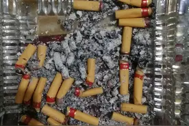 全网求助，只因家中老烟民图片