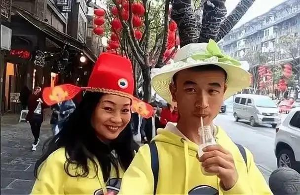 9年前，重庆23岁男孩娶46岁大妈，婚后不生孩子，如今怎样？