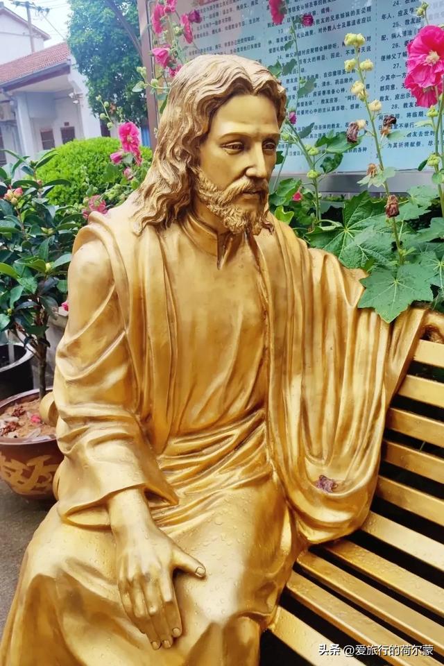 在浦东川沙，有着一座上百年的天主教堂