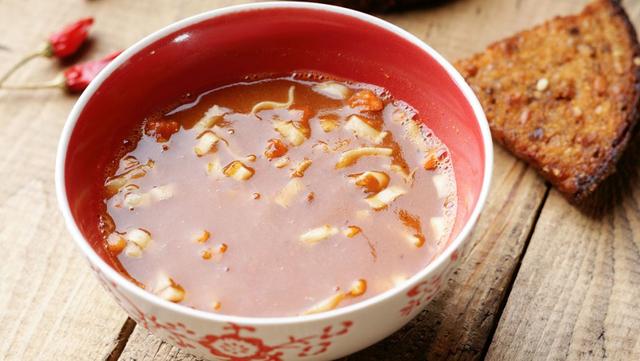 燕窝的功效有哪些什么人适合吃 2025年燕窝多少钱一斤2025年价格＂,＂