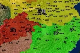 刘备明明有4个儿子，为何选扶不起的阿斗做皇帝？诸葛亮心知肚明图片