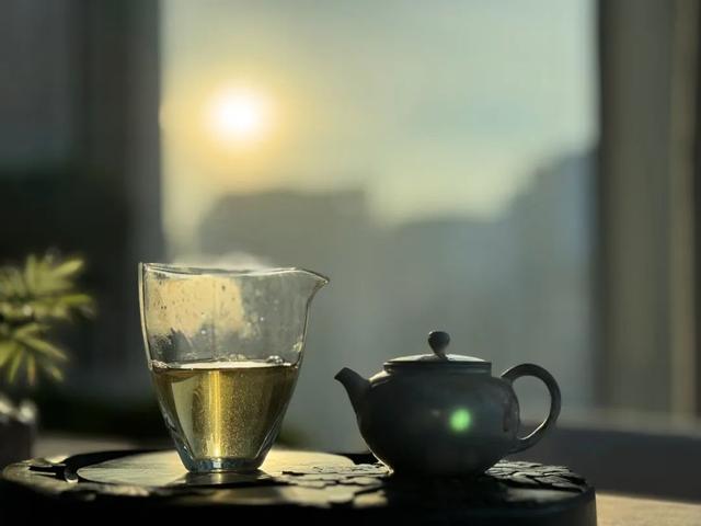 六大茶类的茶叶是怎么分类的？什么季节该喝什么茶？你都知道吗？