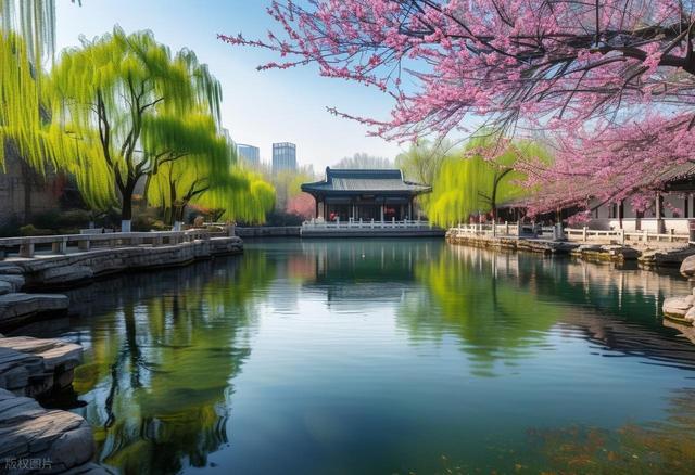 大量印尼游客涌入济南	，打着旅游幌子不去旅游不吃美食，为啥来？