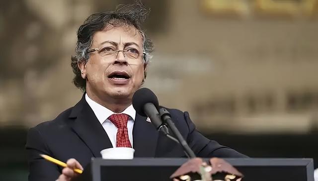 毒品战争还是政权更迭？美军再次袭击毒船，特朗普称与贩毒冲突中