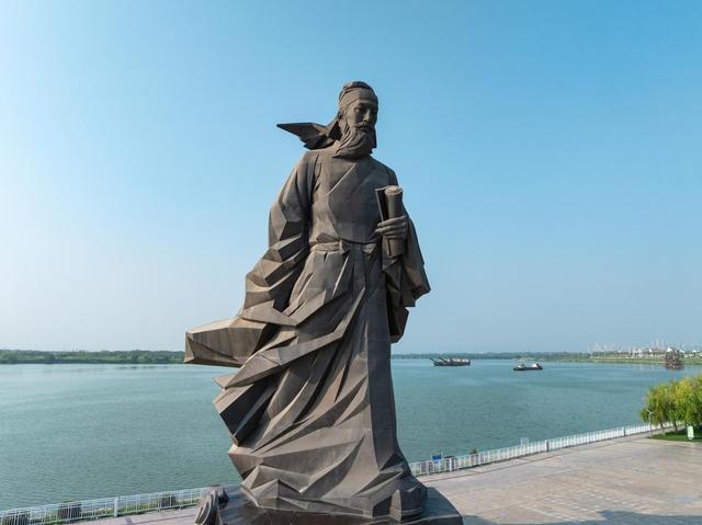 湖北省的一座黑马城市，被称为下一个“武汉”，交通优势不输郑州