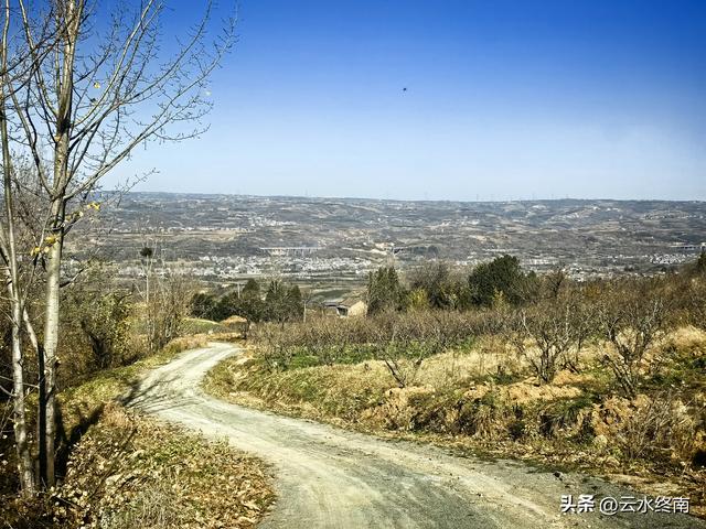 蓝田连导航都没有的路，我小半天竟然过了5个峪口！也是长本事了