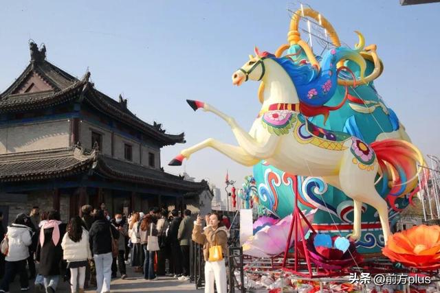 西安双节文旅大餐精彩纷呈 国潮文博冰雪点燃假日消费