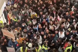 胖东来出事冲上热搜，全网的反向节奏我看蒙了图片