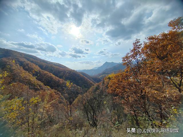 铁骑追秋秦岭间 满是欢声与暖阳