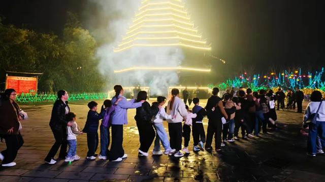 桂林：首届非遗千灯游园，光影艺术璀璨盛宴！