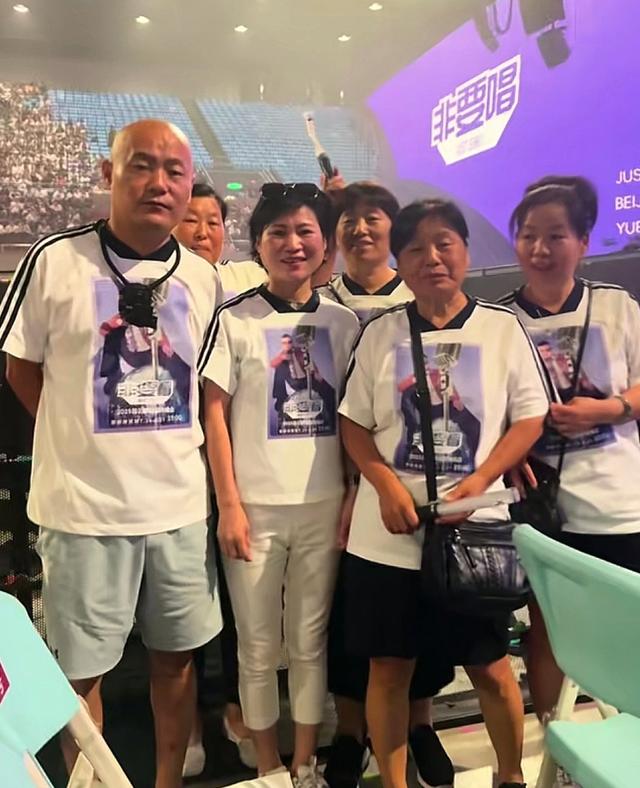 大孝！岳云鹏接80岁老妈住北京豪宅，3000万别墅阔气，媳妇是功臣
