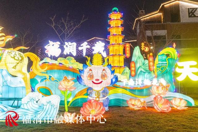 美！龙江灯组“一江两塔”已就位！