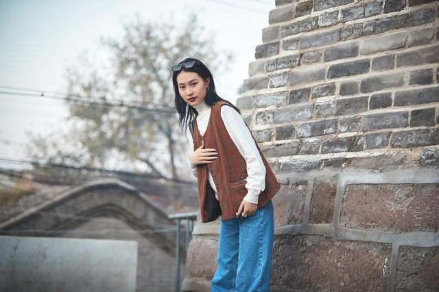 我装作顾客，去前女友开的服装店，她把我拉进了试衣间