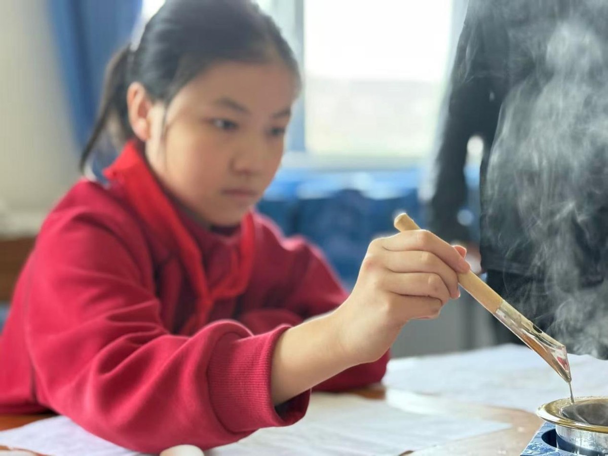 《爱心暖沂蒙!海信冰箱・雨辰助学为沂南学校送教育助力》