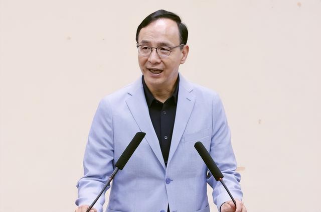 刚宣布参选国民党主席，郝龙斌就立刻向大陆喊话，暴露出真面目！