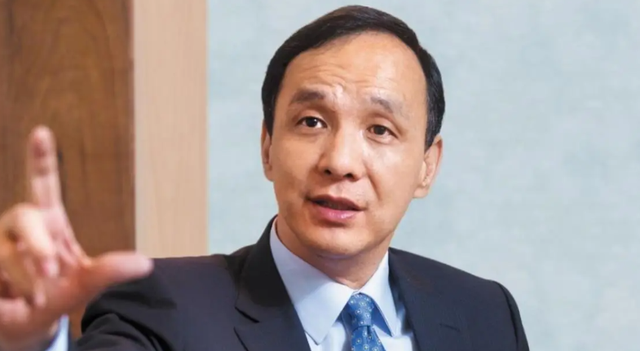 郑丽文不装了？国台办回应武统后，郑丽文表示：绝不放弃武力保台