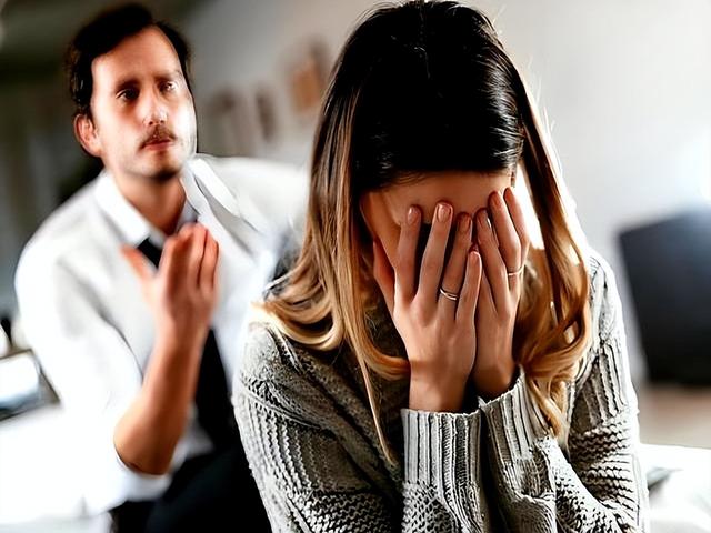 为什么男人只敢凶妻子？心理学揭露真相，女人不懂铁定伤心