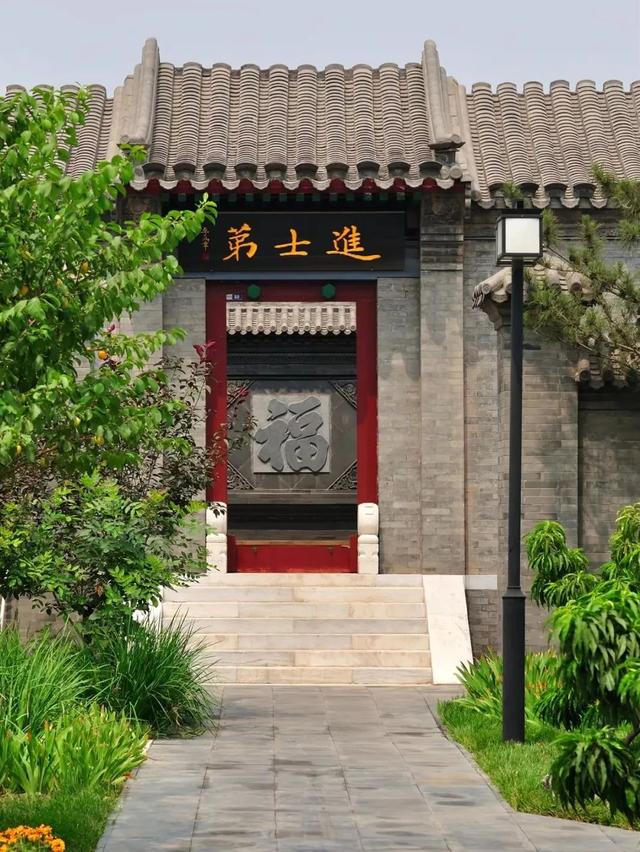 与众不同的天津，去津门故里泡相声茶馆，到狮子林桥看大爷跳水