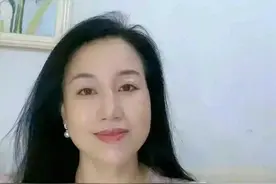 55岁女子与60岁男士相亲，新婚夜她羞涩探询：你的身体状况如何图片