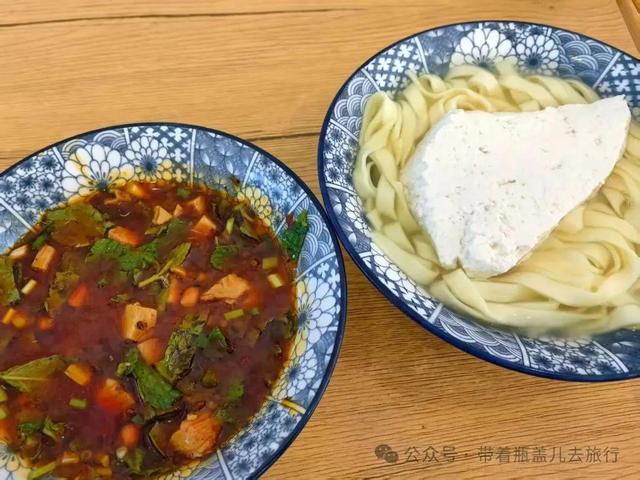 贵州红色旅游胜地，探访遵义会议旧址与红军纪念碑，令人热血沸腾
