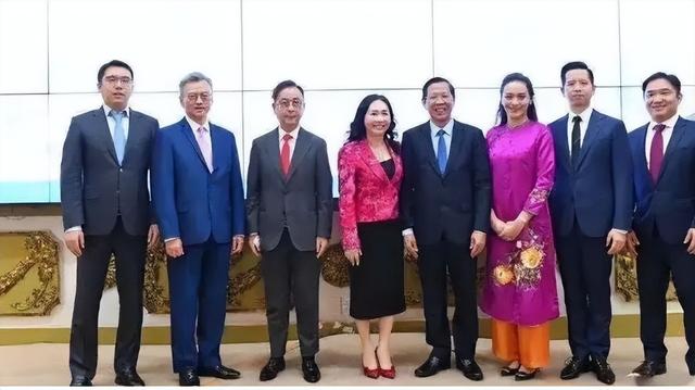 被判死刑她大喊：愿捐200万亿买自己小命	，成为一只会下金蛋的鹅