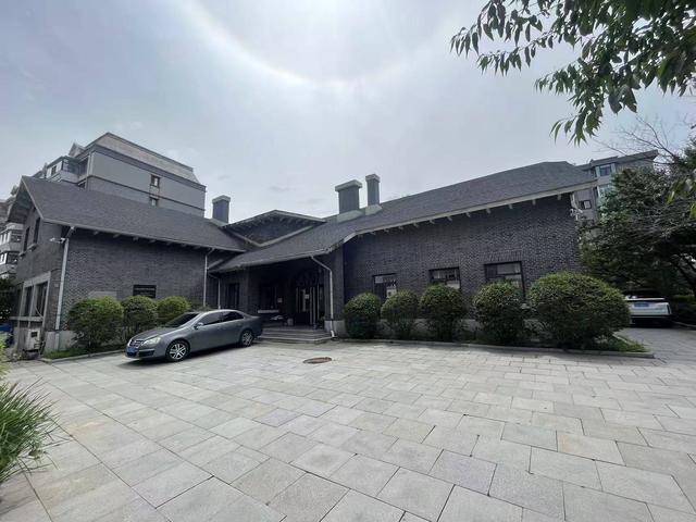 参观伪满皇宫后周边还有什么建筑.......