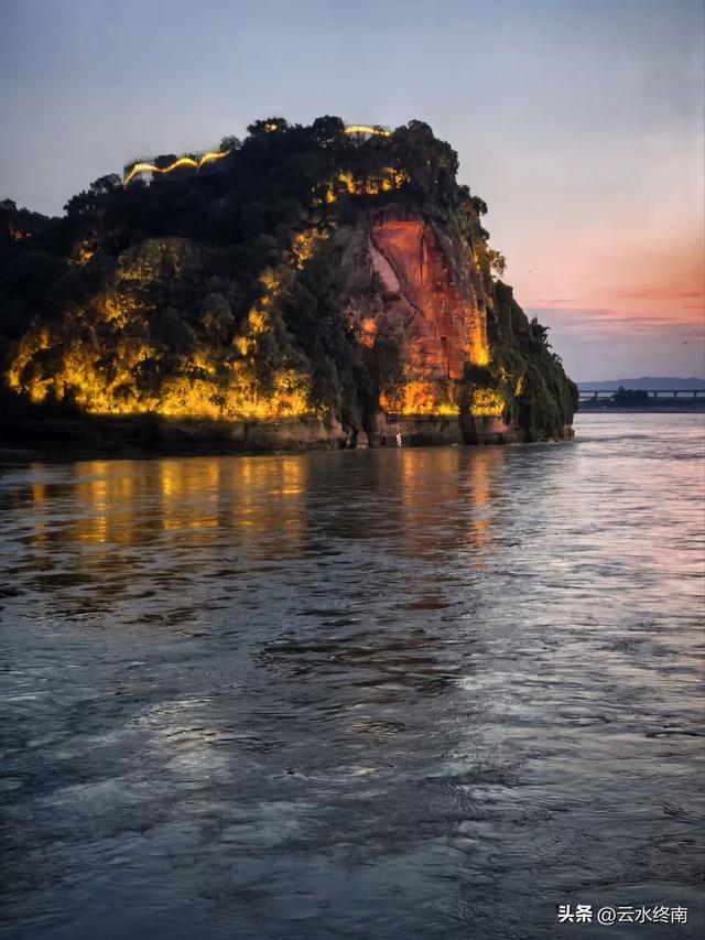 如果说它是四川的“母亲河”，就是因为它成就了“天府之国”？