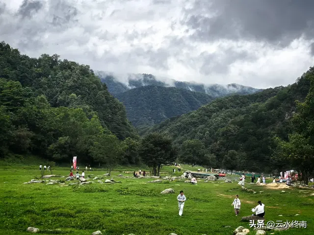 情人谷牛奶湖高山草甸：蜀道中“秦岭秘境”变成了一路的网红景点