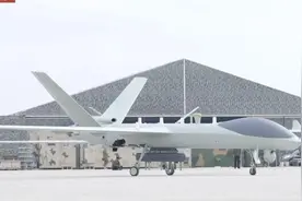 彩虹-9无人机亮相，V型双垂尾设计先进，1万公里航程全球领先图片