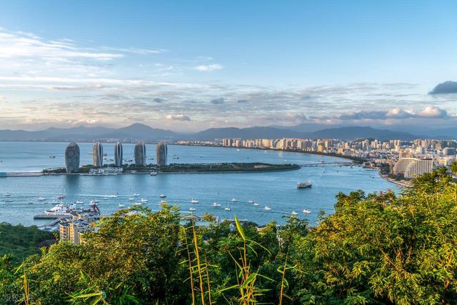 夏季平均气温28℃！位于热带的海南岛，为何能成避暑胜地？