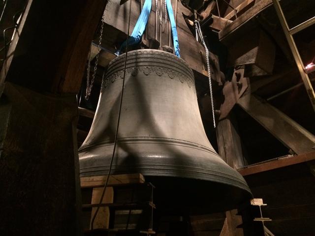 巴黎圣母院「限时免费登顶」，进入钟楼俯瞰夜景