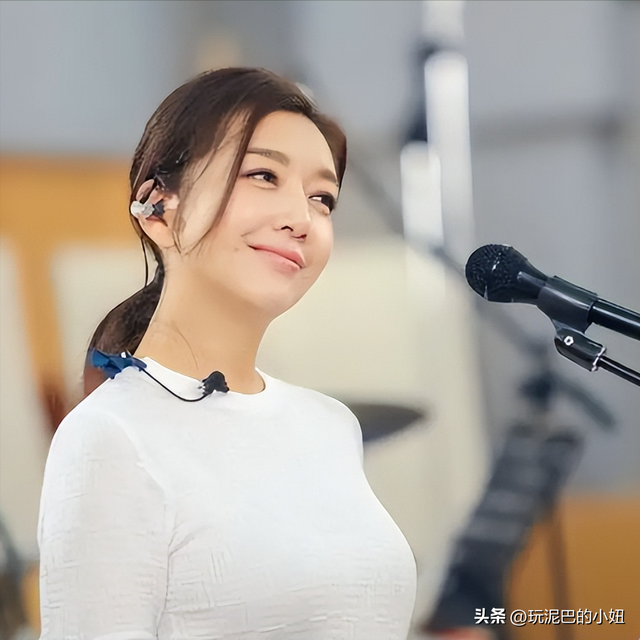 钱再多有什么用？58岁身家过亿的江珊，每天为27岁女儿操碎了心