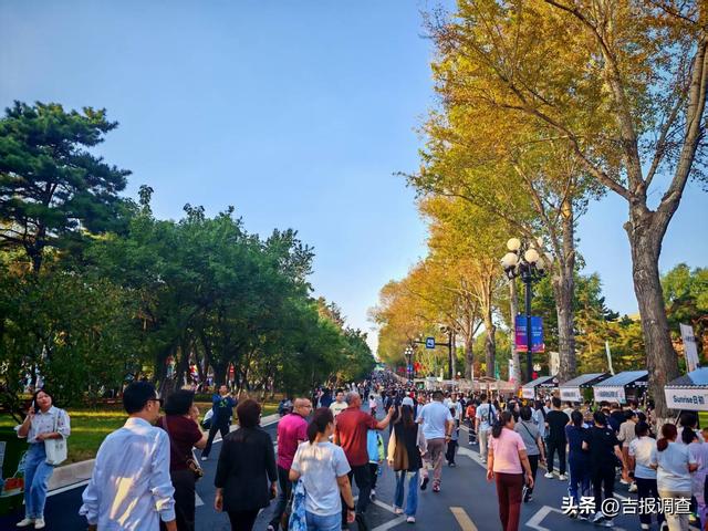 递出山水名片，点燃秋游热潮！蛟河文旅走进长春新民大街，特色推介引热“向蛟而行”