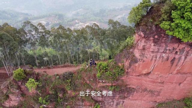重庆江津丹霞绝壁上的军事要塞，冷兵器时代堪称不可攻克之地