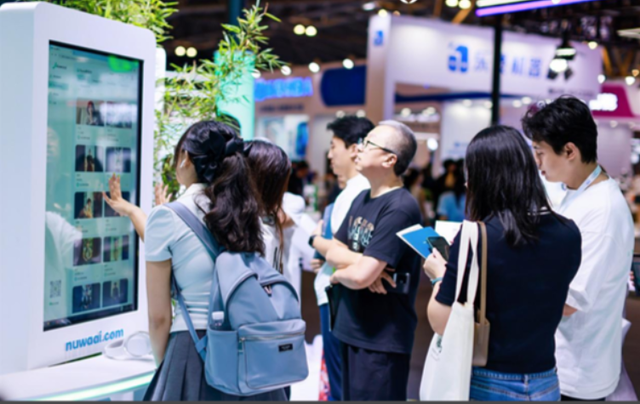 真人IP联手AI动画，制作成本锐减，警惕“数字分身”失控的风险