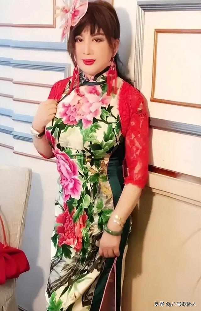 她是中国第一美妇，坐牢、离婚、拍三级片，还因太美被克林顿接见