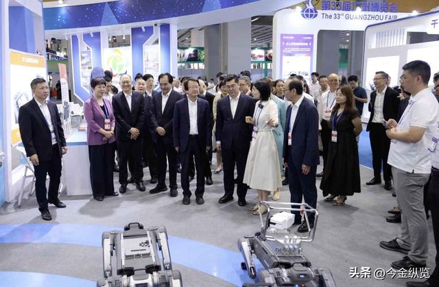 一落千丈！人形机器人订单35亿，交付不足千台，尴尬生意谁买单？