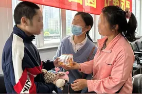 民警排查千条线索，助失散六年的母子一朝团圆图片