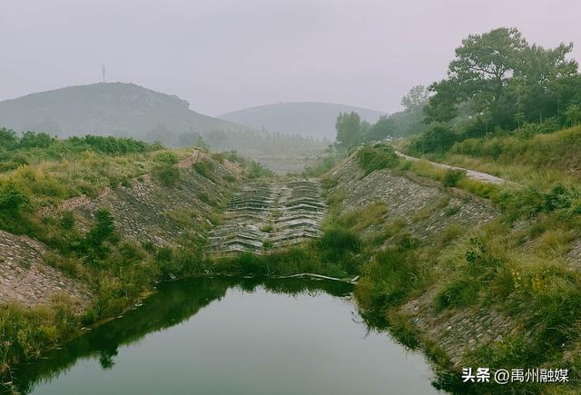 禹州市月湾村：晨起赏美景，余时忙秋收