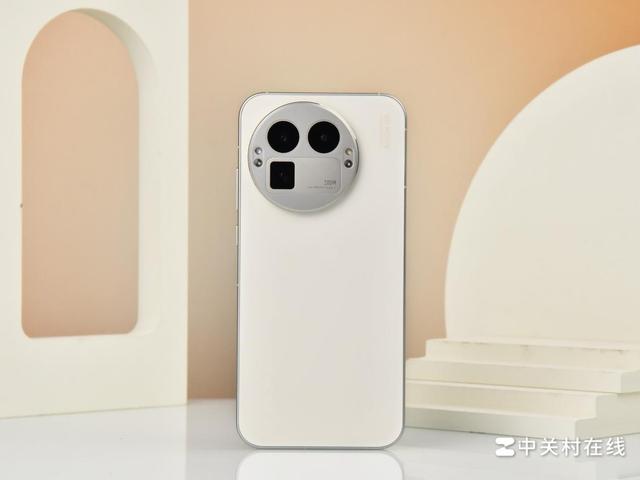 深入解读真我GT8系列的区别：标准版性价比高，Pro综合强！