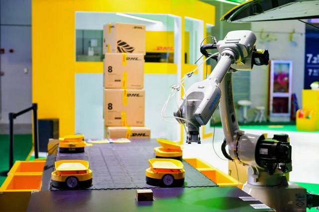 DHL快递携创新科技与绿色方案亮相第八届进博会