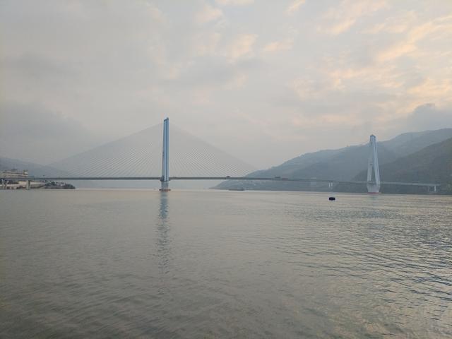 鄂渝行第三天：小红船.瞿塘峡.巫山.神女天路