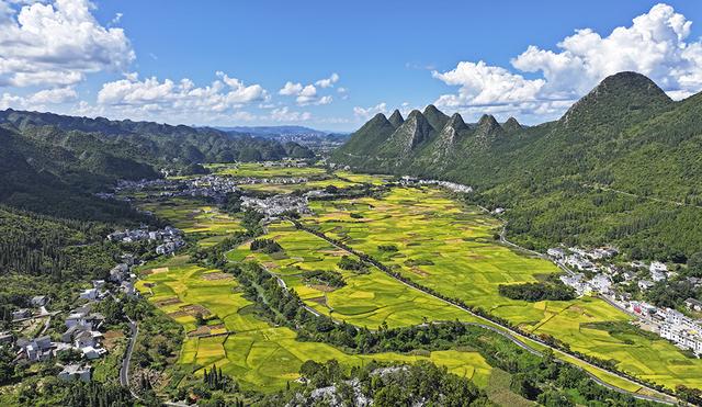 冬日首趟广东旅游专列载500名游客解锁兴义暖冬之旅