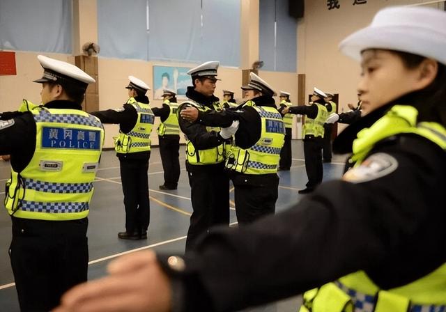 全国交警集体更名！“交警”变“交管”，一字之差关乎每个人出行